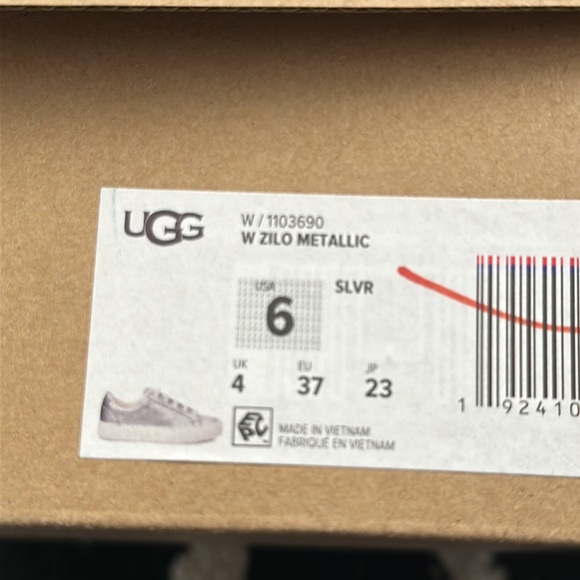 NEW UGG ZILO METALLIC SILVER - Picture 10 of 10